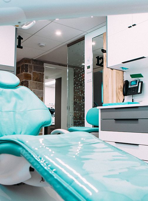 Removable Implant-Supported Prosthesis - Prothèses amovibles sur implants - Centre Dentaire Ahuntsic